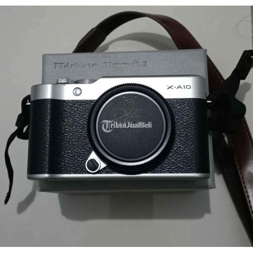 Kamera Mirrorless Fujifilm XA10 Lensa Kit Lengkap Bekas Normal Di