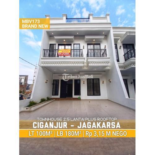 Jual Rumah Mewah Lantai Plus Rooftop Posisi Hook Dalam Townhouse