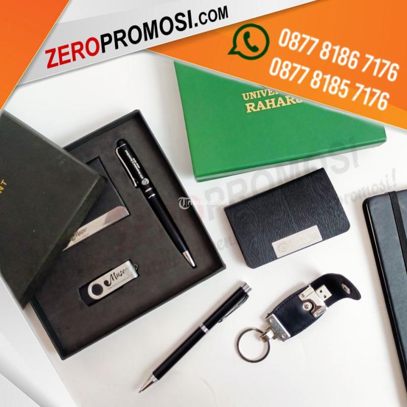 Souvenir Kantor Gift Set 3 In 1 Pulpen Flashdisk Card Box Di