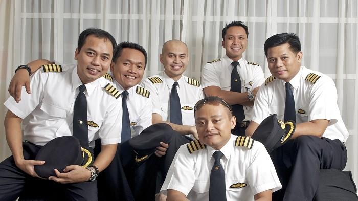 Perbandingan Jauh Antara Gaji Pilot Lion Air JT 610 Dengan Pilot Dari