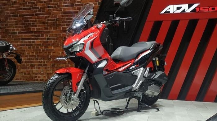 Cek Harga Dan Simulasi Kredit Honda ADV150 Cicilan Murah Dan Ada Warna