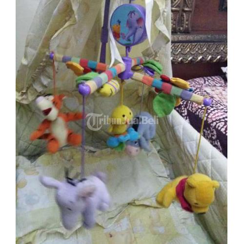 Boneka Mainan Putar Box Bayi Disney Musical Mobile