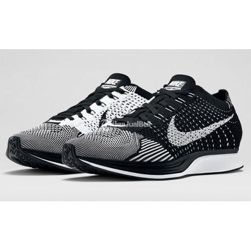 Harga sepatu nike shop flyknit racer oreo