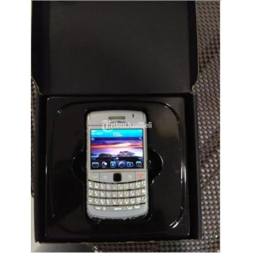 Blackberry Onyx 2 9780 WHITE Second Fullset Fungsi Normal Tidak Ada Kendala Nego Halus - Jakarta