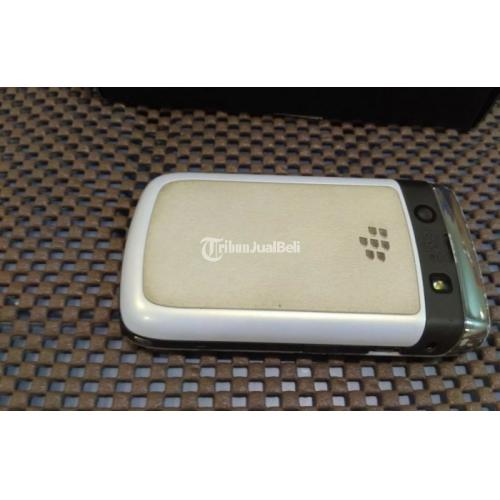 Blackberry Onyx 2 9780 WHITE Second Fullset Fungsi Normal Tidak Ada Kendala Nego Halus - Jakarta