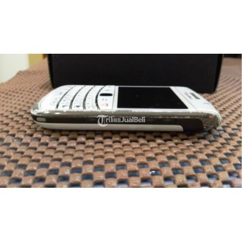 Blackberry Onyx 2 9780 WHITE Second Fullset Fungsi Normal Tidak Ada Kendala Nego Halus - Jakarta