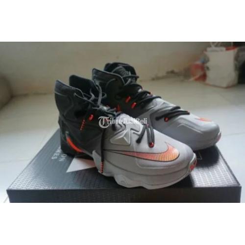 Sepatu basket hotsell nike lebron 13