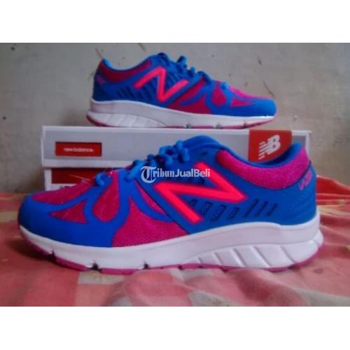 Sepatu new balance outlet pink biru