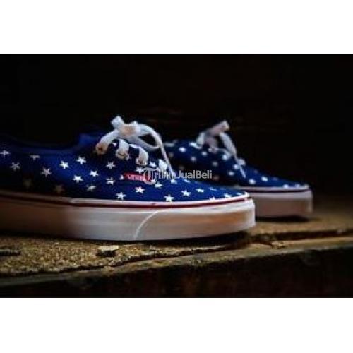 Sepatu Vans Original Studded Stars Red/Ble/True Size 43 BNIB BNWT