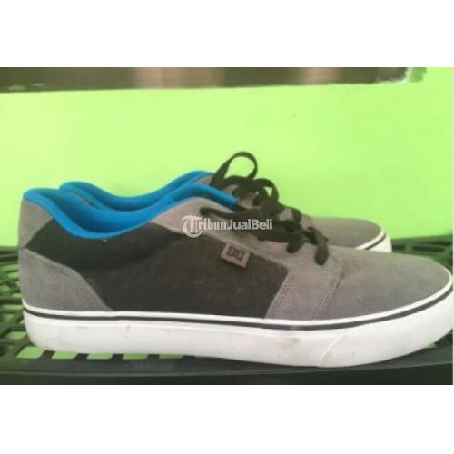Sepatu Sneakers DC Shoes Pria 100 % Original Second Harga Murah di