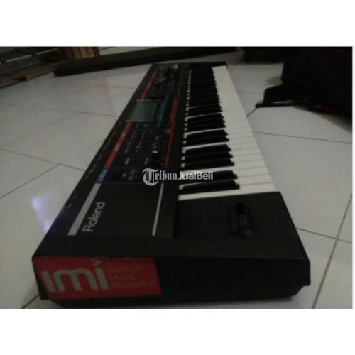 Keyboard Synthesizer Merk Roland Tipe Juno G Second Mulus di Surabaya