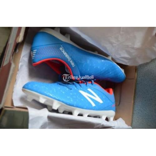 Sepatu bola clearance new balance visaro