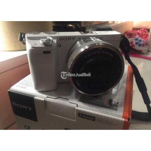 Kamera Mirrorless Sony a6000 Second White Kit 16 di 50 mm di