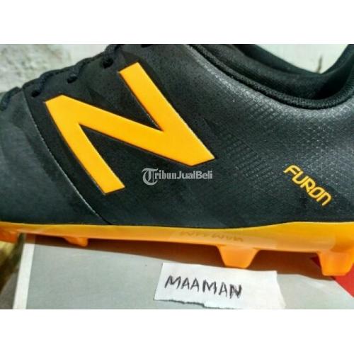 Sepatu bola clearance new balance furon