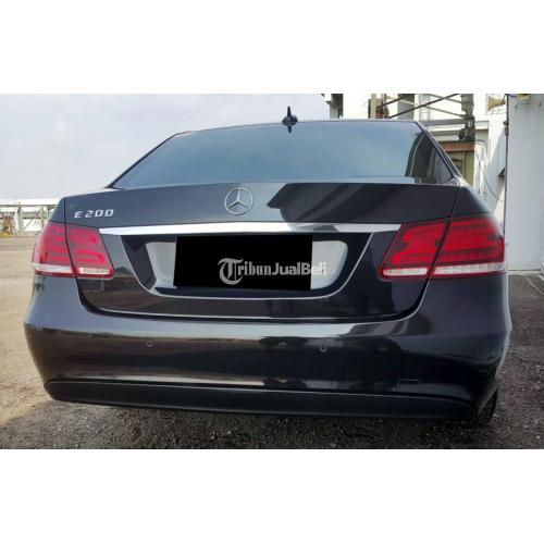 Mercedes Benz E200 CGI AT Tahun 2013 (Pemakaian 2014)