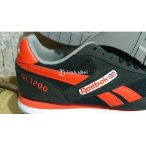 Harga sepatu 2025 reebok gl 1200