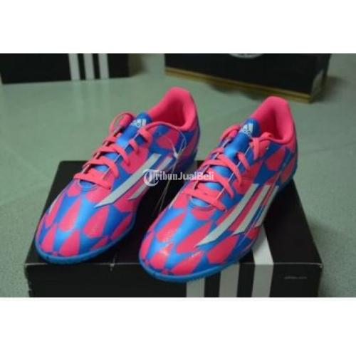 Sepatu futsal clearance adidas f5