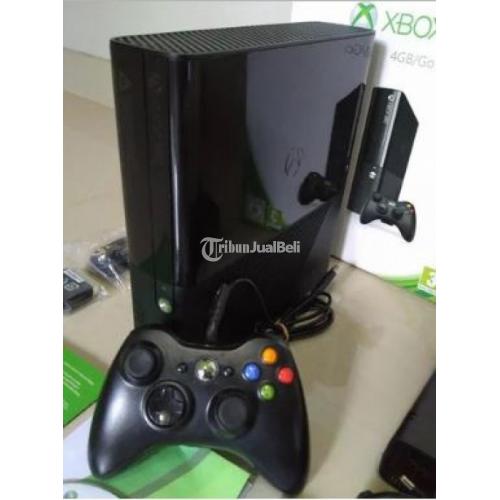 Gameteczone Usado Console Xbox 360 Slim 4GB Desbloqueado c/ 1