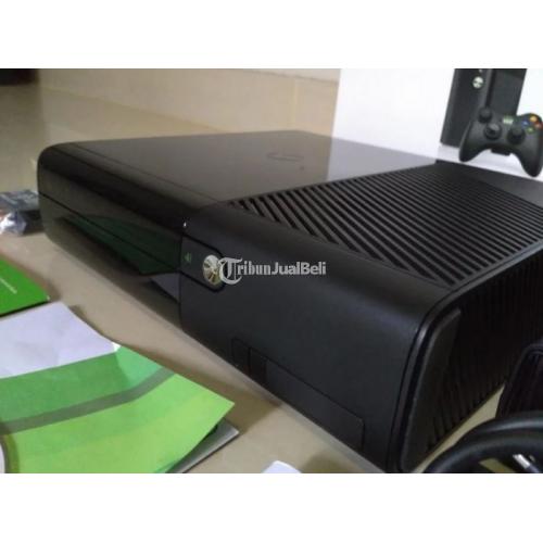 Gameteczone Usado Console Xbox 360 Slim 4GB Desbloqueado c/ 1