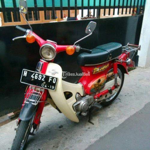 Motor Klasik & Antik Honda C 70 Warna Merah Tahun 1975 - Jakarta