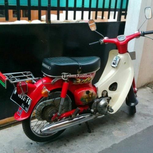 Motor Klasik & Antik Honda C 70 Warna Merah Tahun 1975 - Jakarta