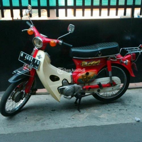 Motor Klasik & Antik Honda C 70 Warna Merah Tahun 1975 - Jakarta