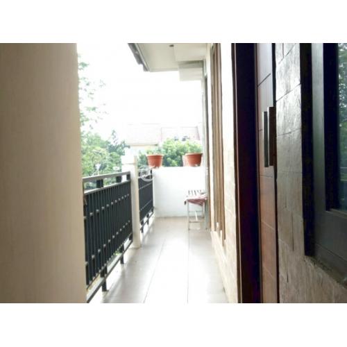 Rumah Ada Usaha Minimarket dan Kantor di Wibawa Mukti SHM Luas Semi Furnished Murah - Bekasi