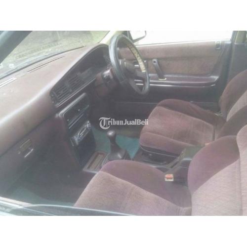 Mobil Mazda 626 Capella Tua Bekas Tahun 1988 Warna Maroon Harga Murah - Blitar