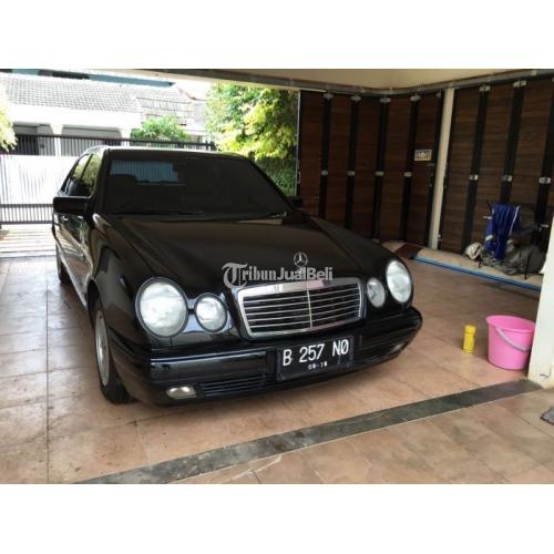 Mobil Sedan Murah Mercedes Benz E230 Tahun 1996 Seken Mulus Terawat - Depok