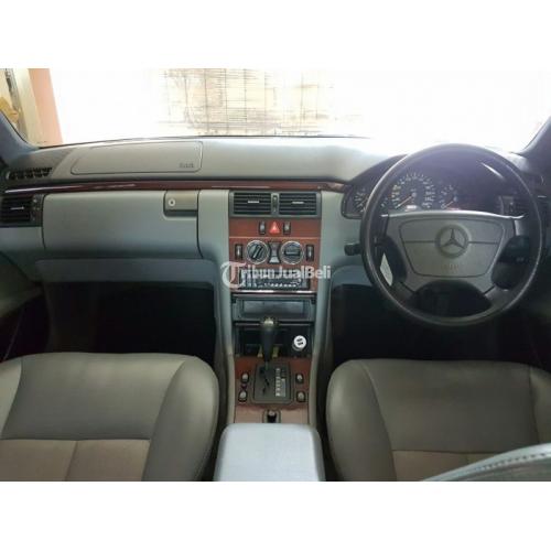 Mobil Sedan Murah Mercedes Benz E230 Tahun 1996 Seken Mulus Terawat - Depok