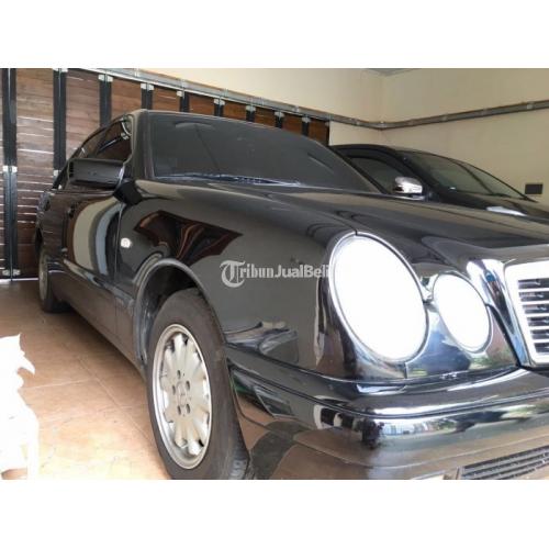 Mobil Sedan Murah Mercedes Benz E230 Tahun 1996 Seken Mulus Terawat - Depok