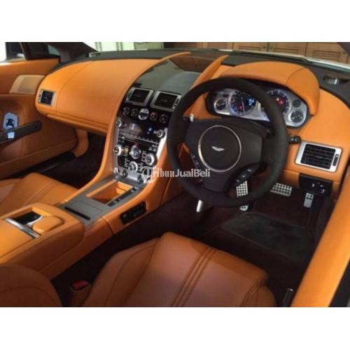 Mobil Aston Martin Vantage S Tahun 2012 White on Brown Plat B Parts Ori Komplit - Jakarta Pusat