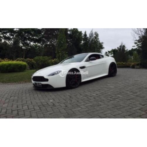 Mobil Aston Martin Vantage S Tahun 2012 White on Brown Plat B Parts Ori Komplit - Jakarta Pusat