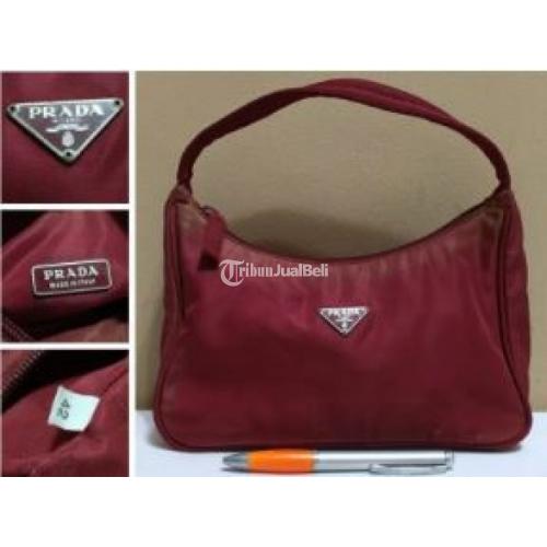 Tas Branded Murah Merk PRADA P109 RED Nylon Bekas Mulus Terawat - Batam