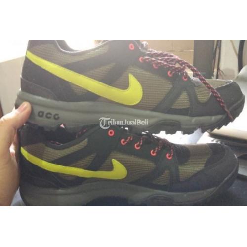 Sepatu hotsell hiking nike