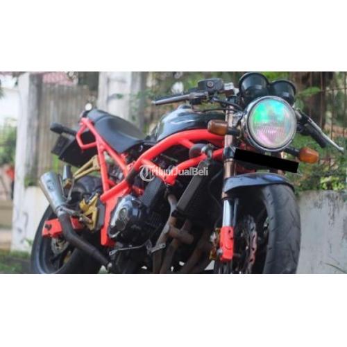 Naked Big Bike Suzuki GSX 400 GK73A Second Ben Battlax Tebal di
