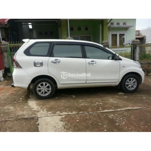 Mobil Toyota Avansa 1.3 E MT Second Tahun 2013 Warna Putih Harga Murah