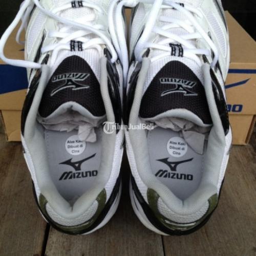 Sepatu mizuno outlet wave twister