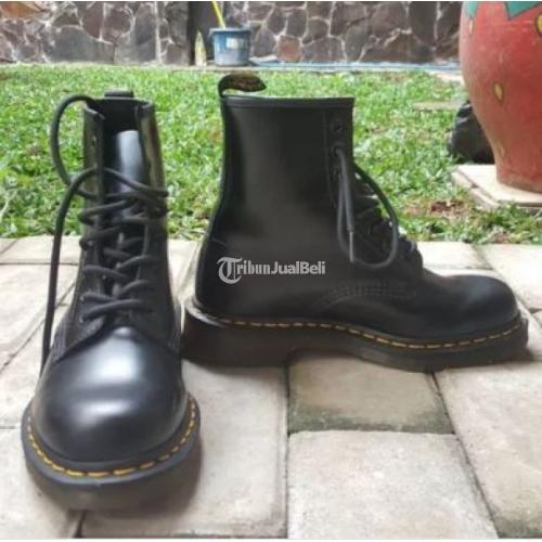 Jual sepatu dr martens original second best sale