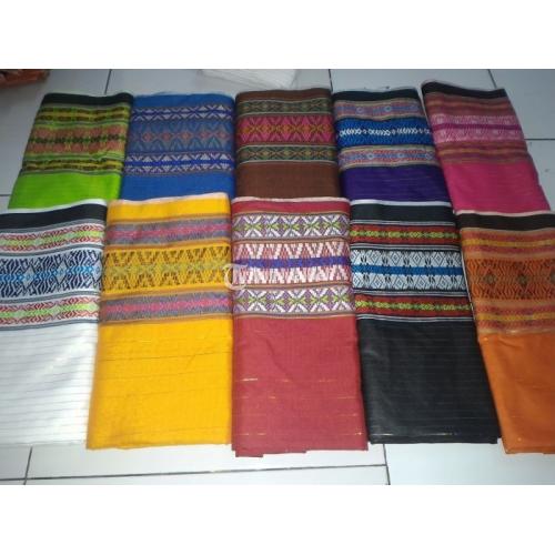 Sarung Warna Warni Kualitas Baik Dikerjakan dengan Mesin Harga Murah - Bandung