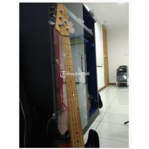 Guitar Gitar Bass Guitar 5 Senar String G&L M2500 Bekas Second Murah di