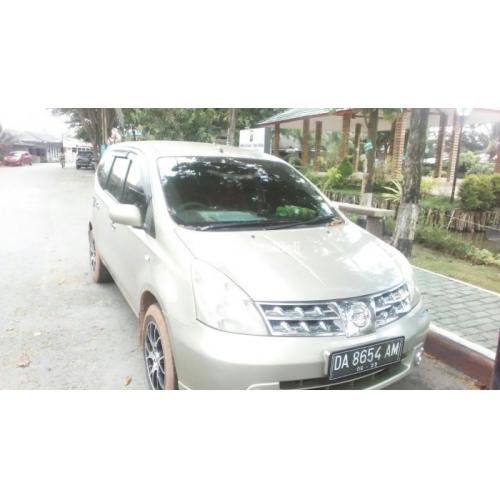 Nissan Grand Livina 1,8 Kuning Muda Metalik Pemakaian Pribadi - Banjarmasin