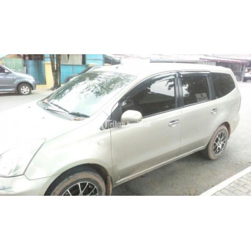 Nissan Grand Livina 1,8 Kuning Muda Metalik Pemakaian Pribadi - Banjarmasin