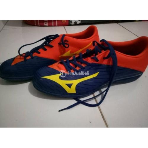 Sepatu futsal outlet mizuno basara merah