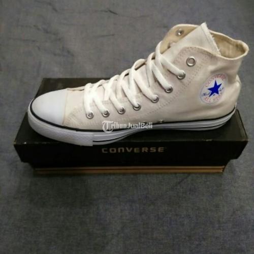 Sepatu on sale converse cream