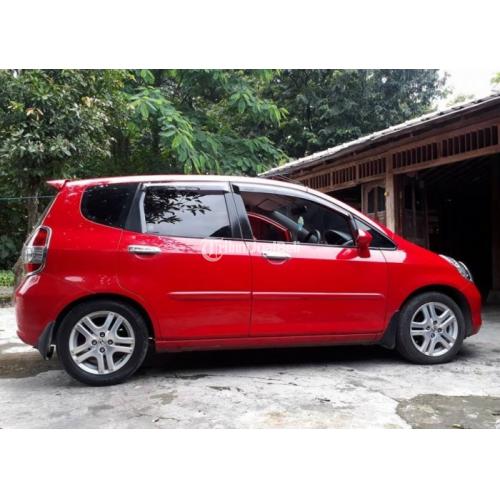 Honda Jazz Tahun 2005 Merah Istimewa Milik pribadi Mobil orisinil