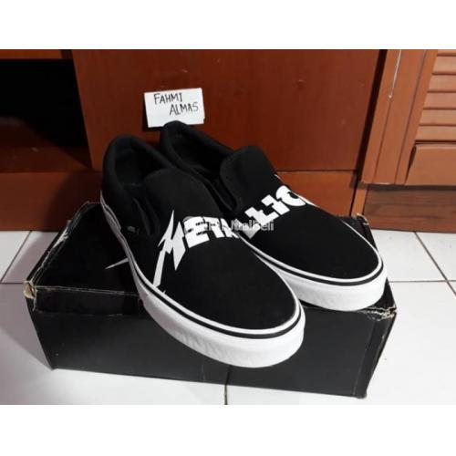 Sepatu shop vans metallica