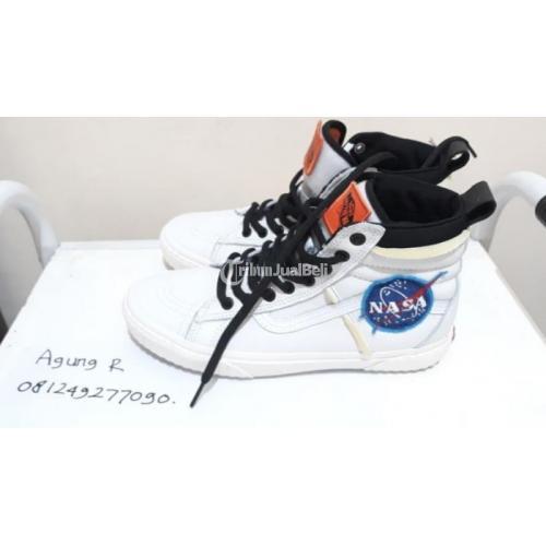 Vans x hot sale nasa harga