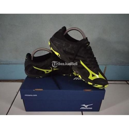 Gambar sepatu 2024 futsal mizuno