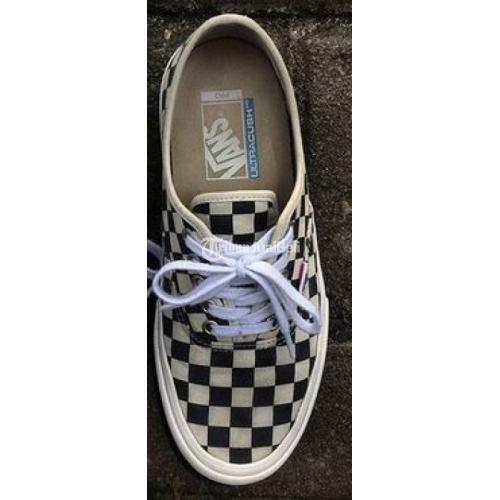 Vans discount authentic yogyakarta